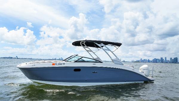 2023 Sea Ray SDX 270 Outboard