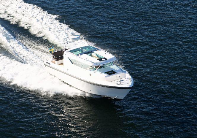 2025 Delta Powerboats 290 SW
