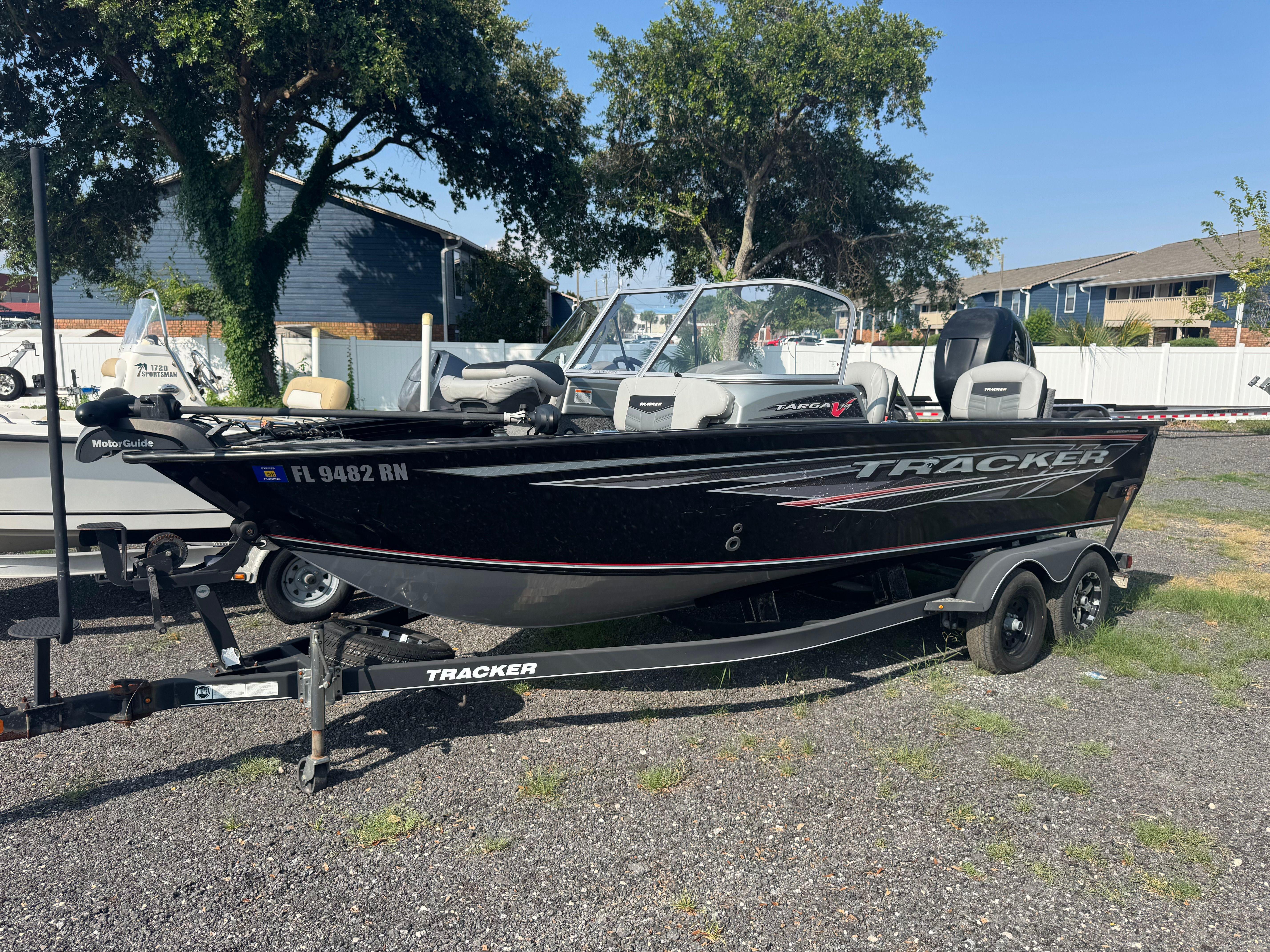2018 Tracker Targa V-19 Combo