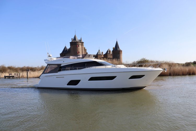 2016 Ferretti Yachts 550 #05