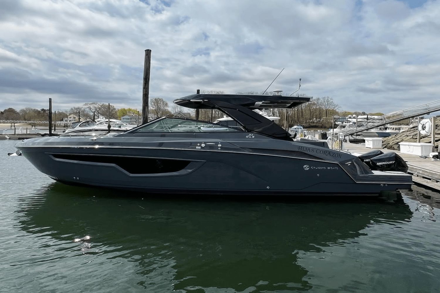 Cruisers Yachts 34 GLS South Beach Outboard
