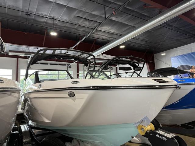 2025 Yamaha Boats 222S