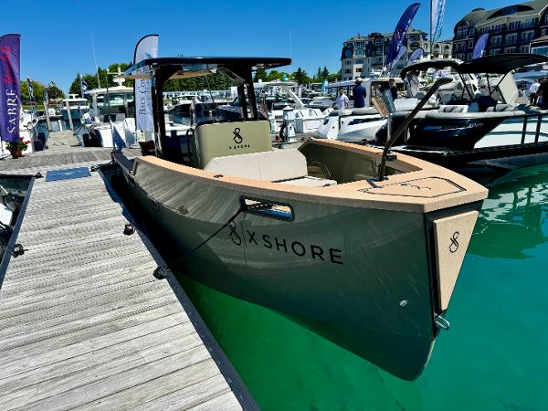2022 X Shore Eelex 8000