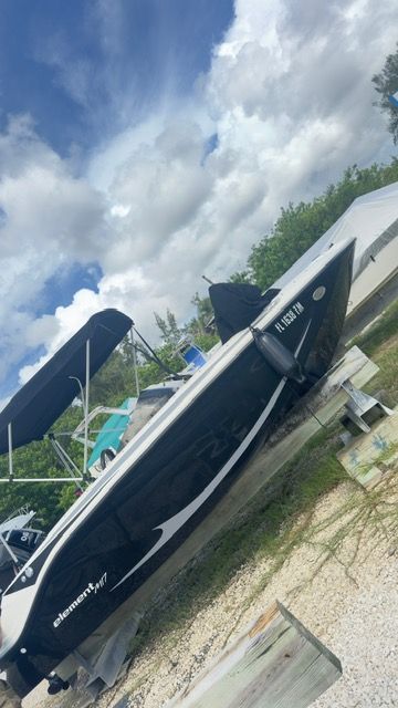 2023 Bayliner Element M17