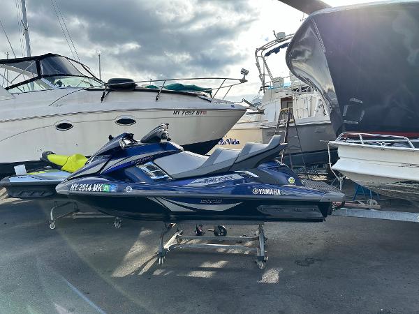 Yamaha WaveRunner FX Cruiser SVHO