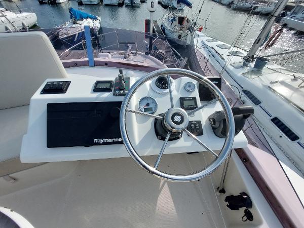 Beneteau Swift Trawler 30 fly