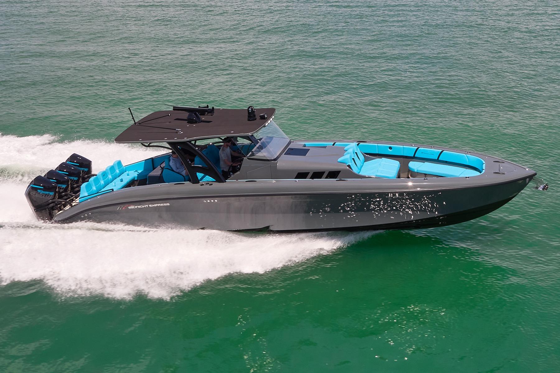 2022 Midnight Express 43' Solstice
