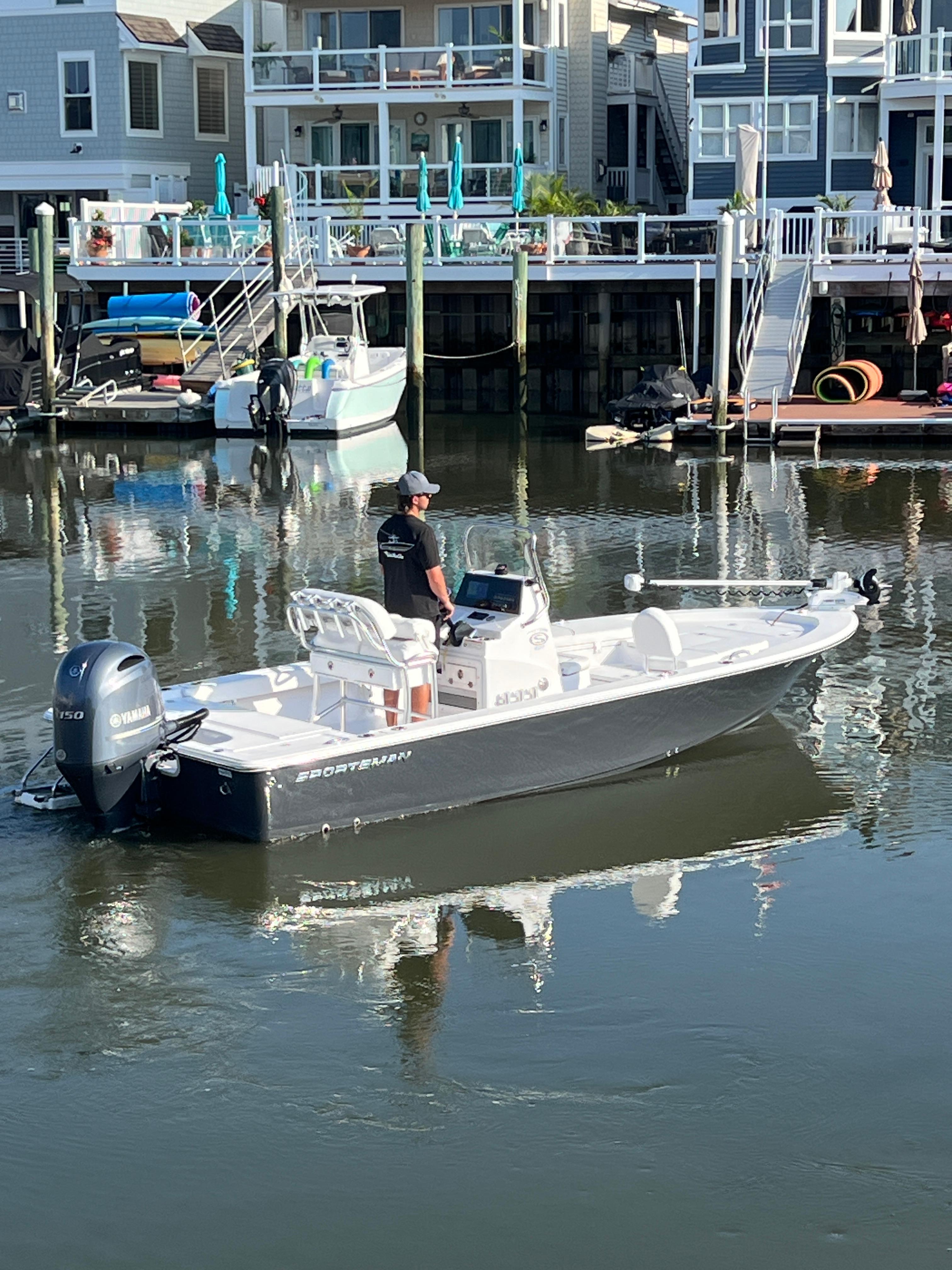 2023 Sportsman Masters 207 Bay Boat