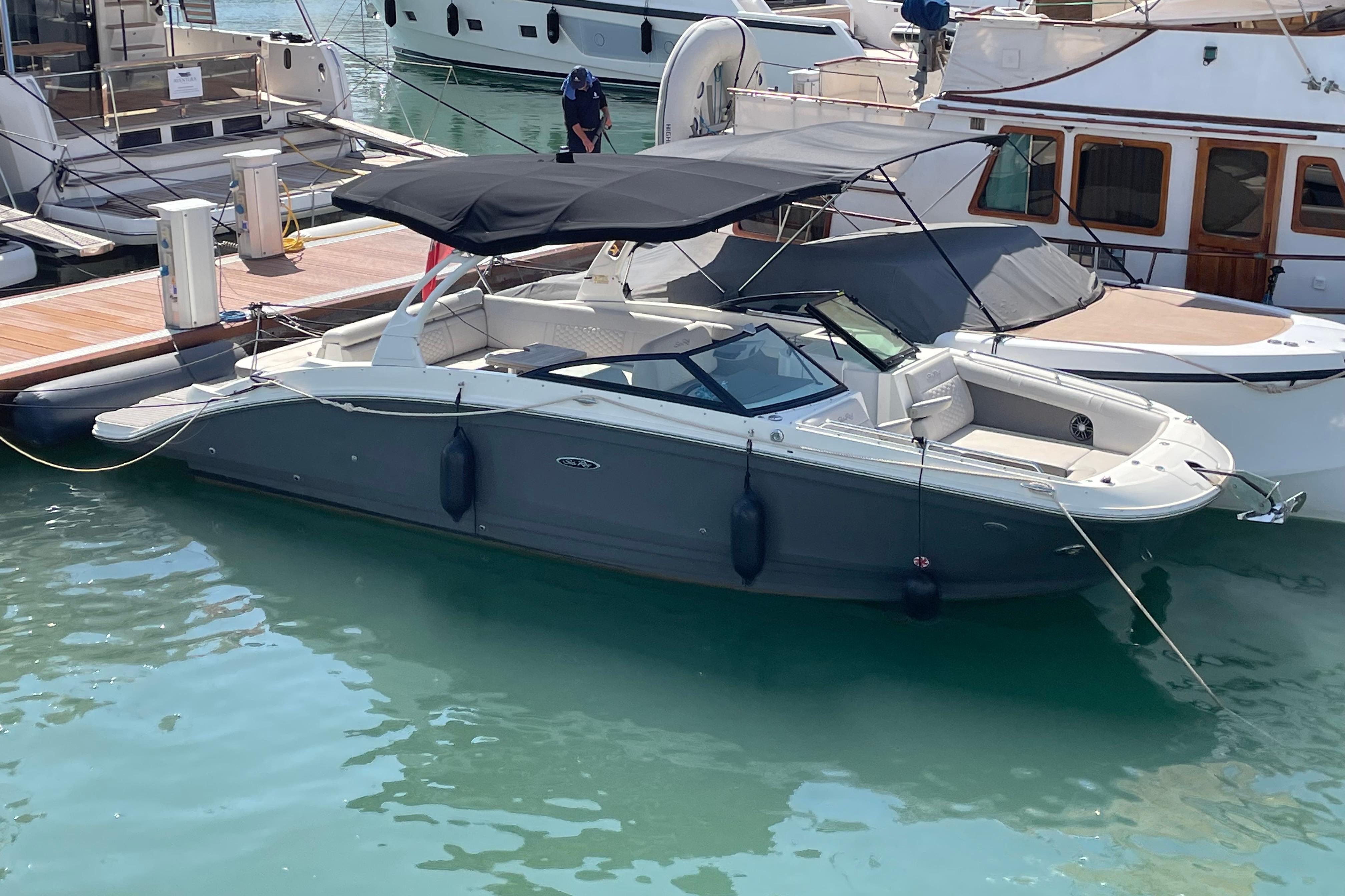 2023 Sea Ray SDX 270