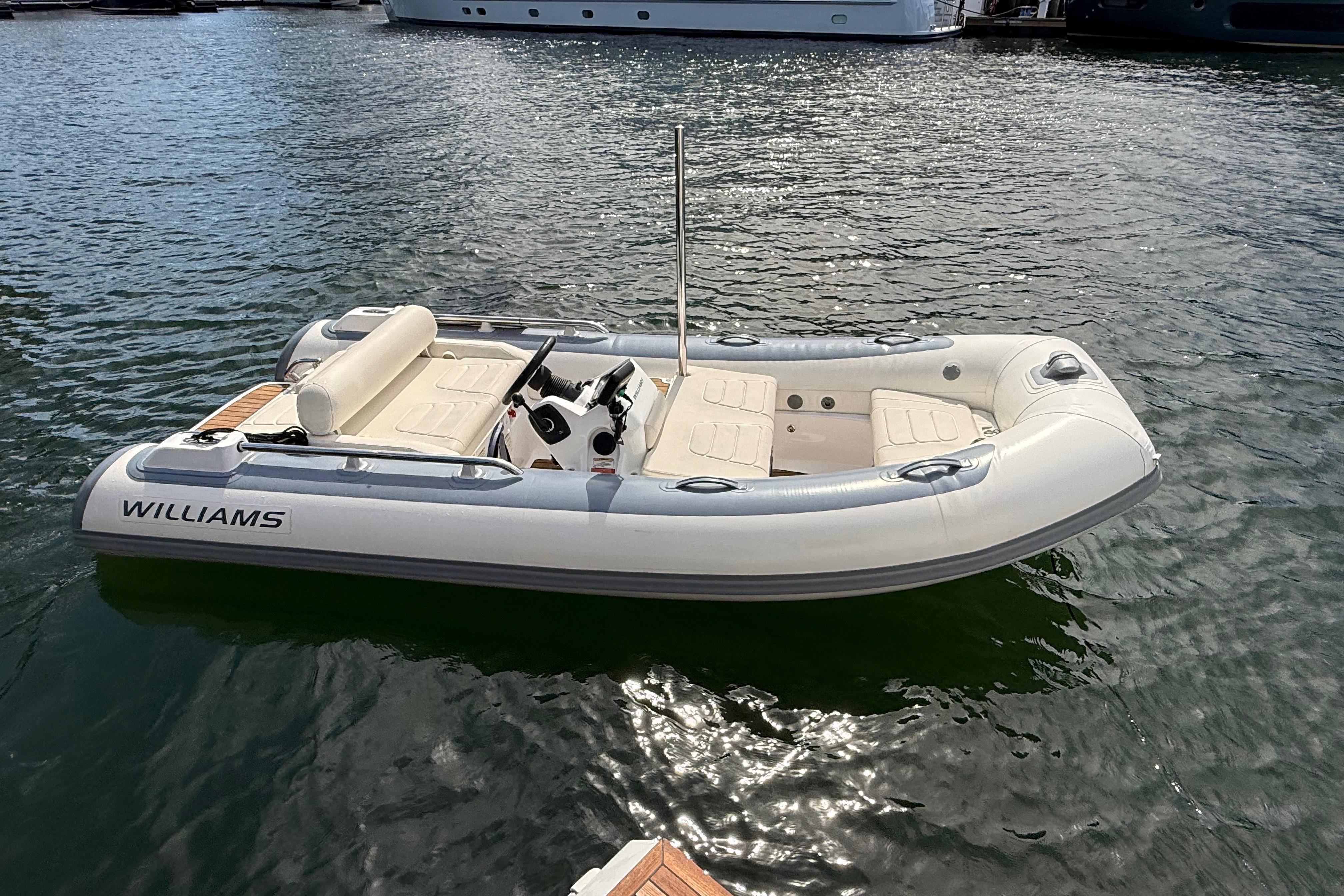 2021 Williams Jet Tenders SportJet 395