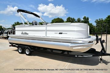 2026 Sun Tracker Party Barge 22 DLX STORM DAMAGE DISCOUNT