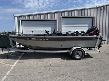 1990 Champion 176 Fish Hunter
