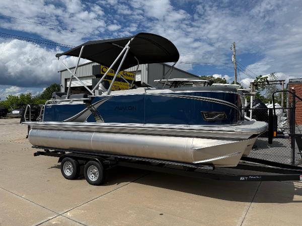 2025 Avalon LSZ QUAD LOUNGER SHIFT