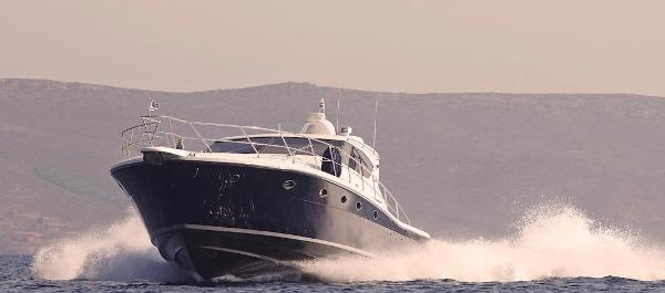 2004 Uniesse 57