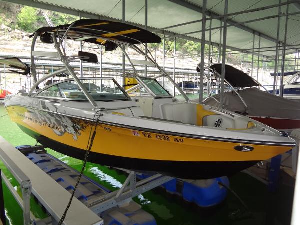 2008 Correct Craft Super Air Nautique 230