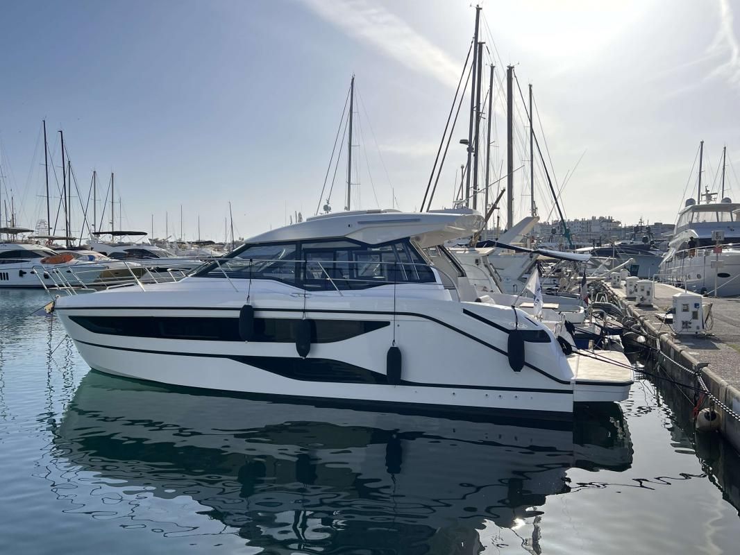 2022 Bavaria SR36