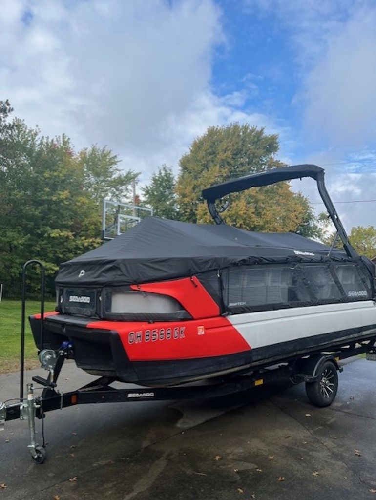 Sea-Doo Switch Cruise