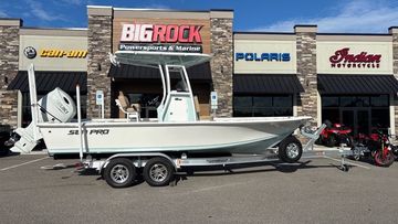 2025 Sea Pro 230 DLX W/200 HP