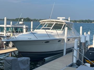 1997 Tiara Yachts 3100 Open
