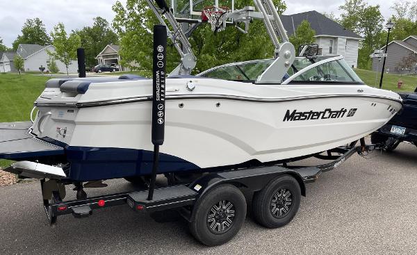 2018 MasterCraft XT20