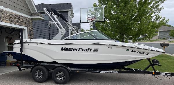 2018 MasterCraft XT20