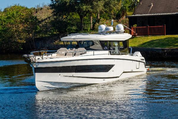 2025 Wellcraft 355
