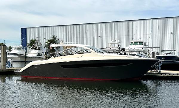 2014 Pursuit 365i Sport Coupe
