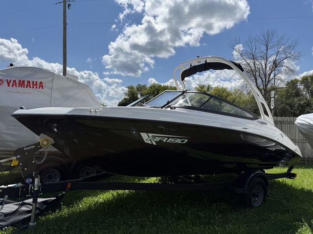 2025 Yamaha Boats AR190