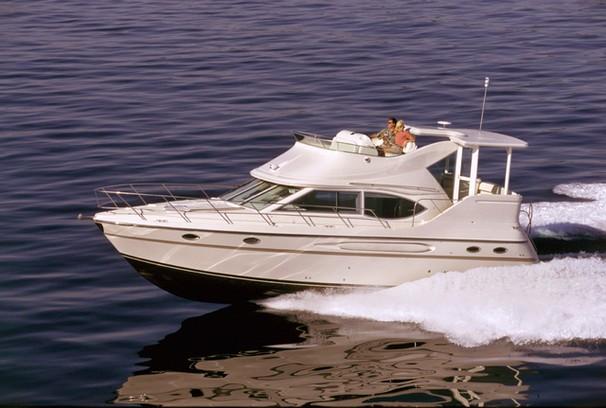 2001 Maxum 4100 SCA