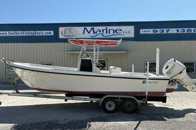 2001 May-Craft 2300 Center Console