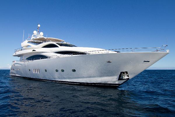 2002 Sunseeker 105 Yacht