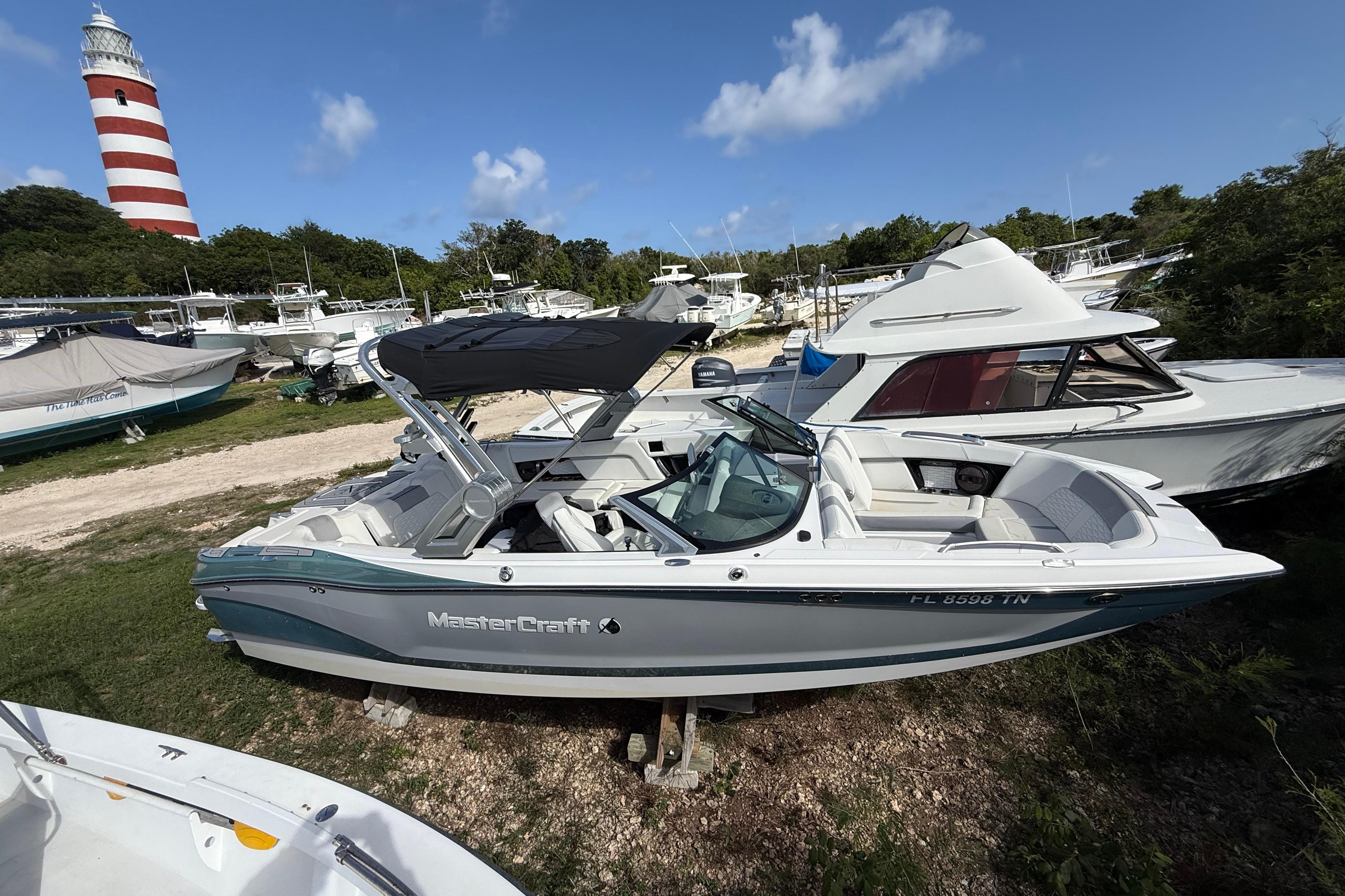 2023 MasterCraft X24