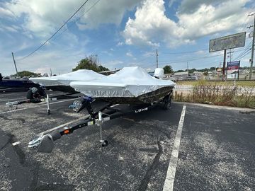 2025 Lowe Roughneck Center Console RX1760 Pathfinder