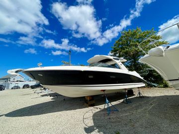 2026 Sea Ray SLX 350 Outboard
