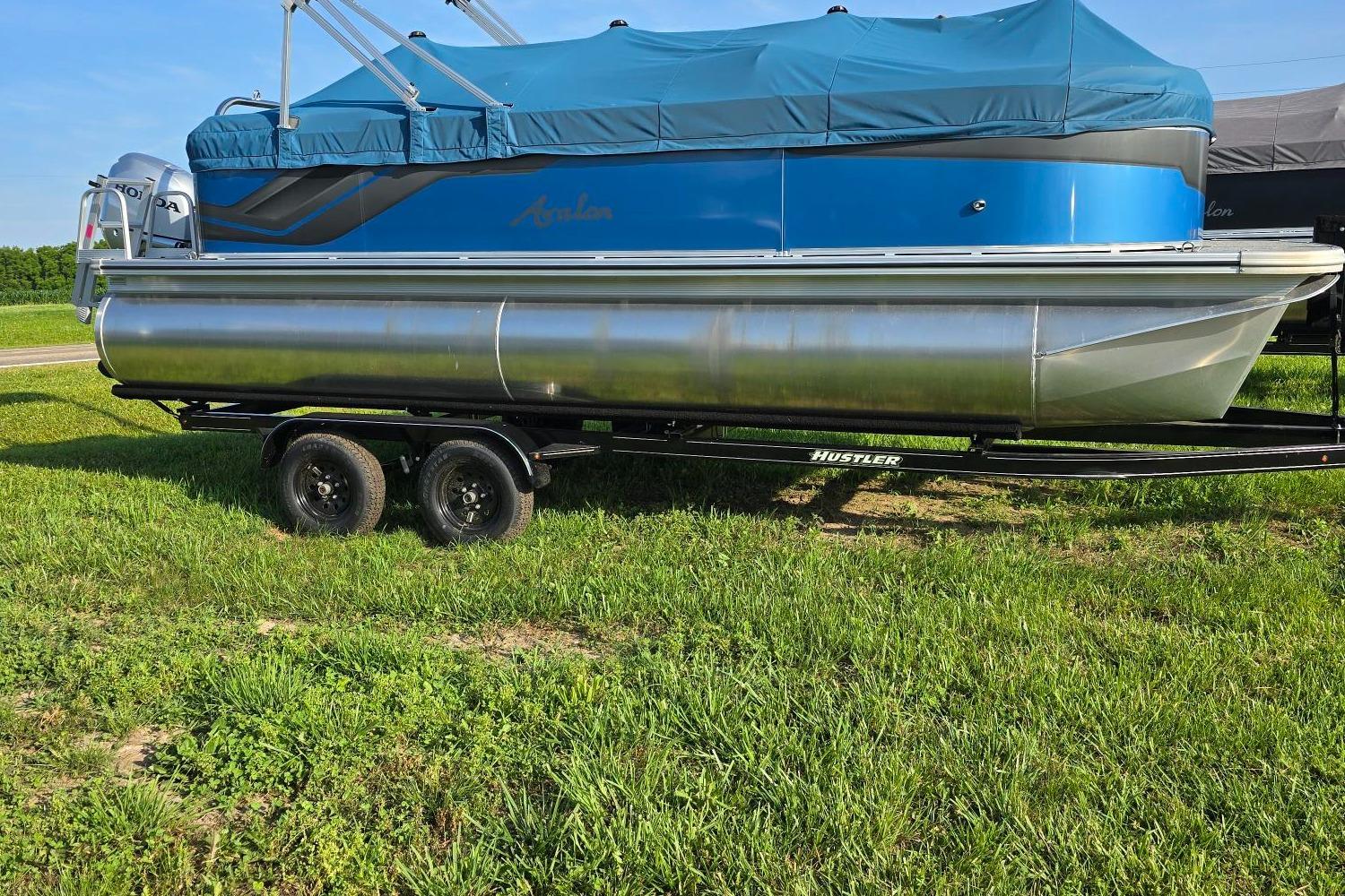 2024 Avalon VLS Quad Lounger