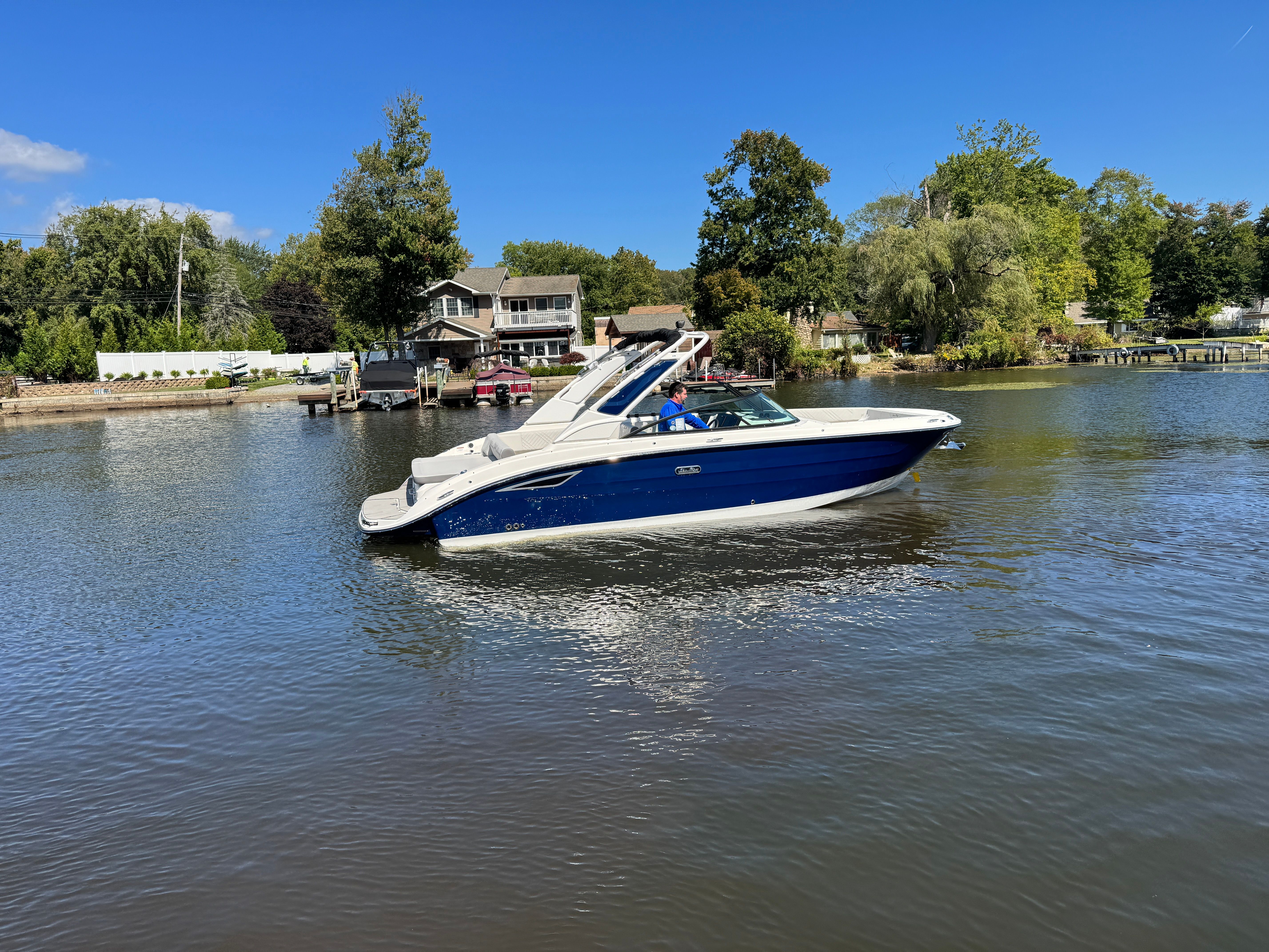 2026 Sea Ray SDX 270