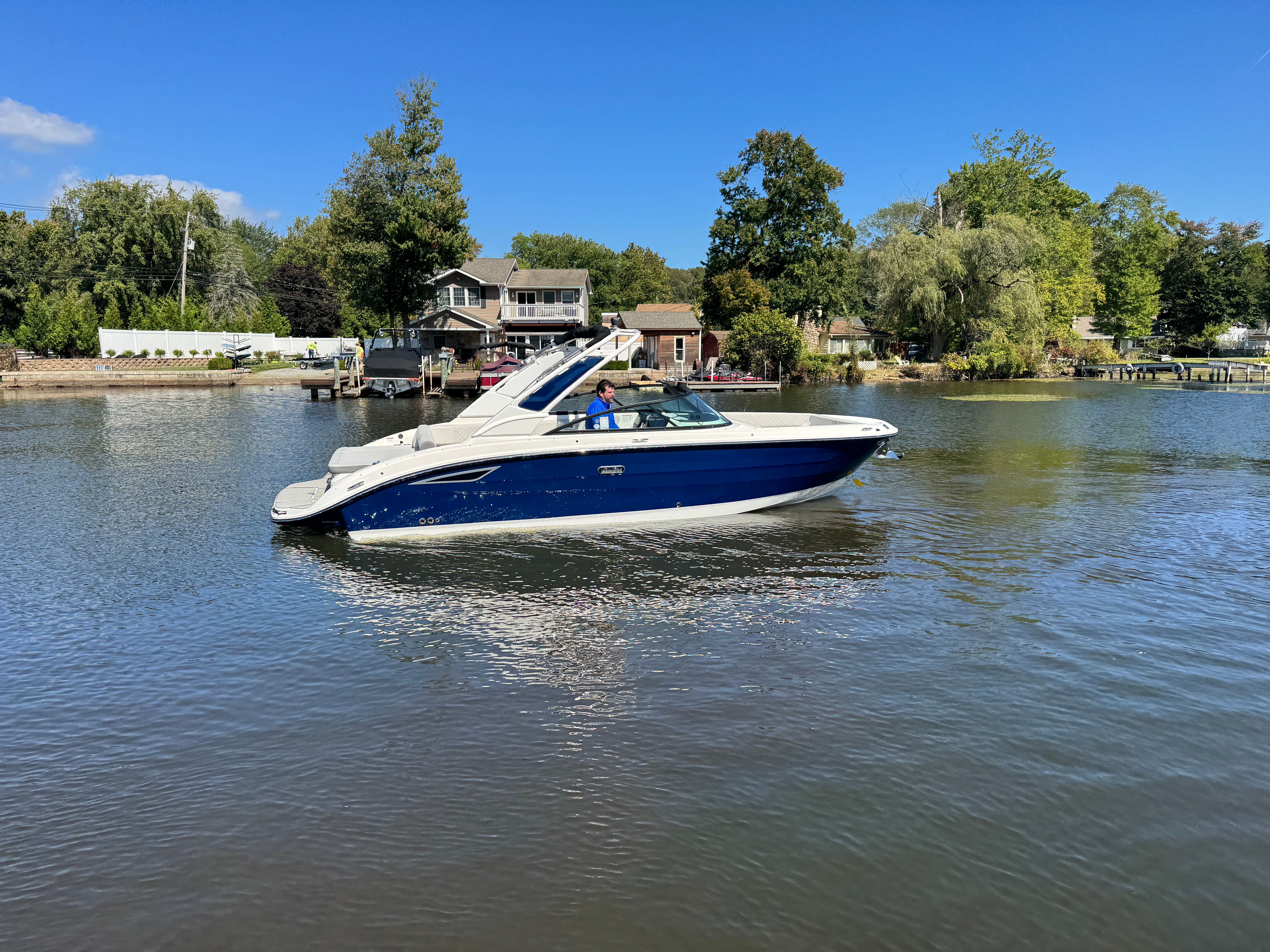Sea Ray SDX 270