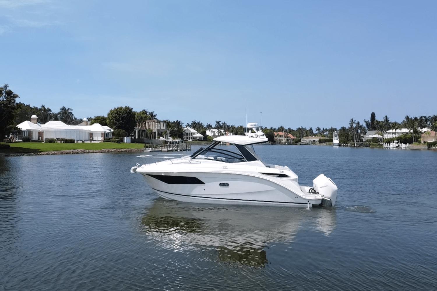Sea Ray Sundancer 320 Outboard