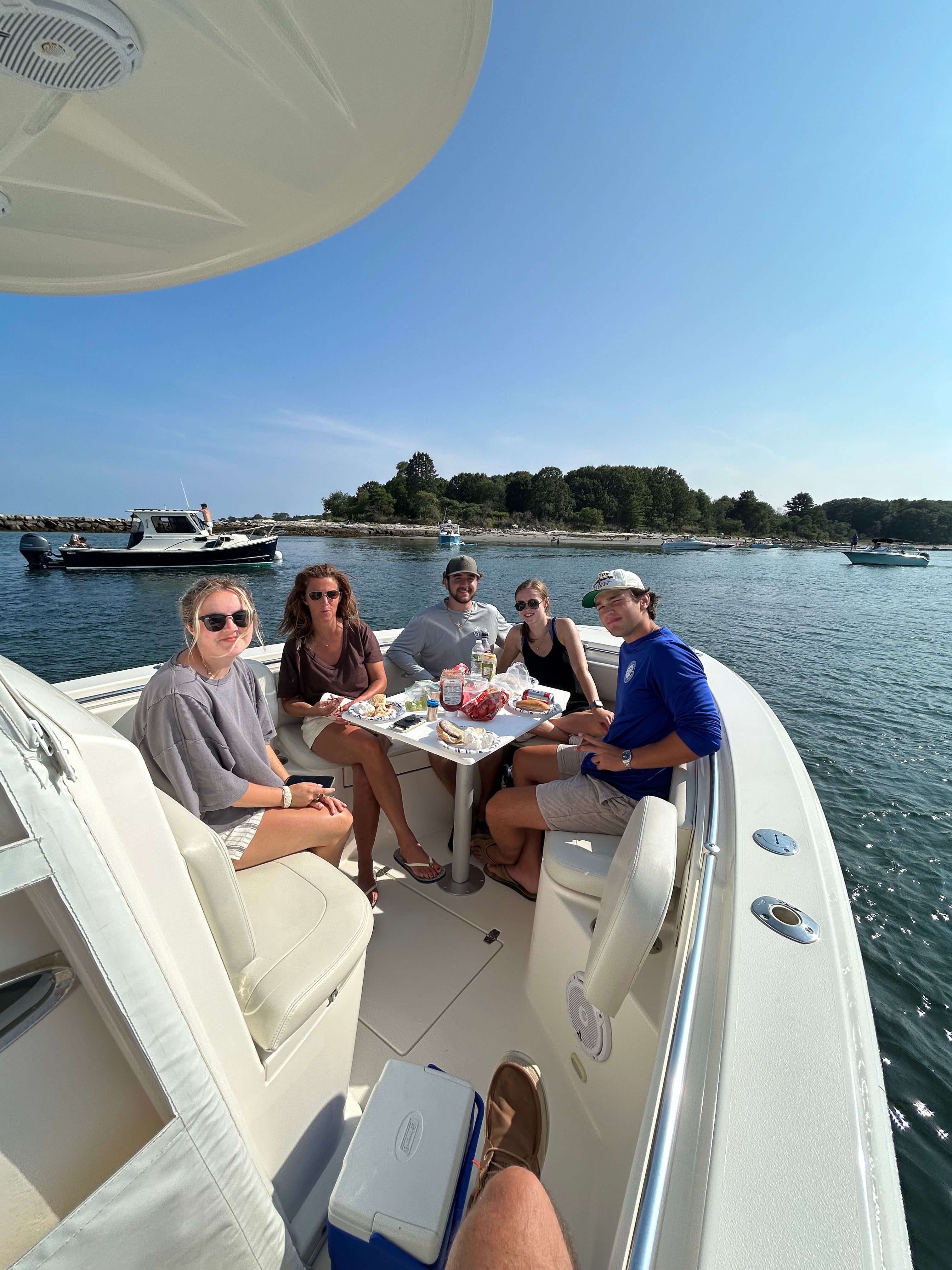 2016 Cobia 261 CC
