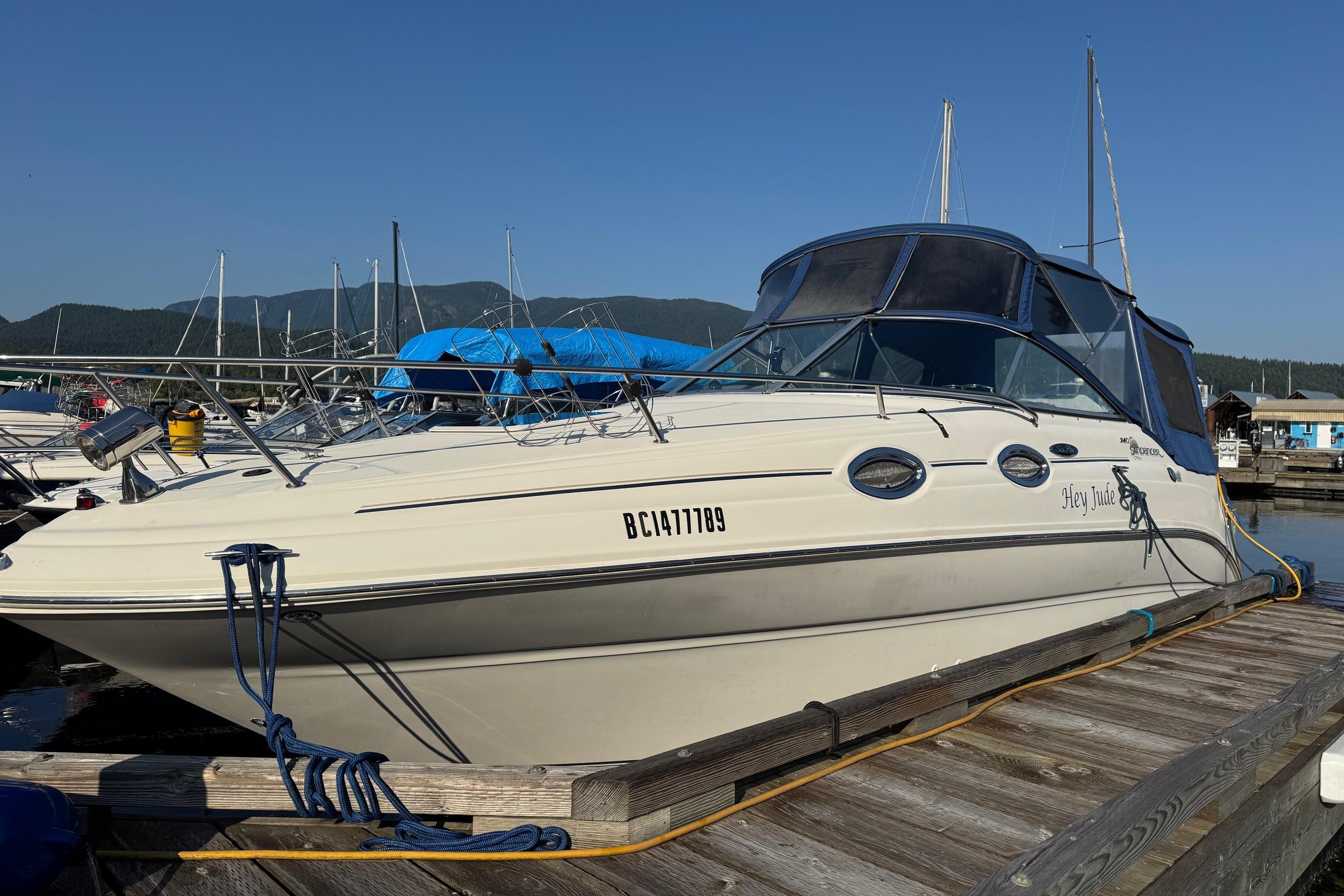 2004 Sea Ray 240 Sundancer