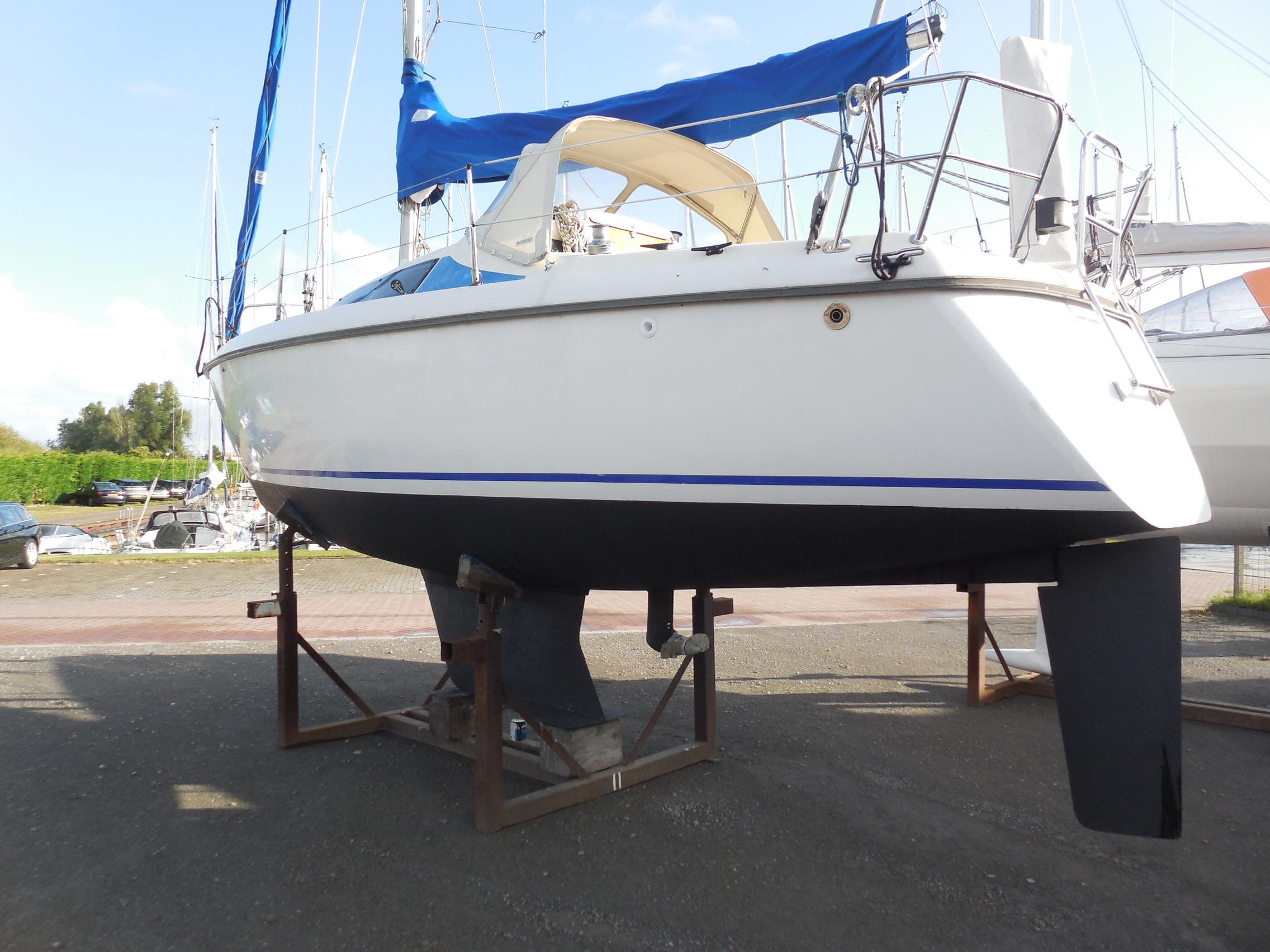 1988 Maxi FENIX Dinette - Shallow Draft -