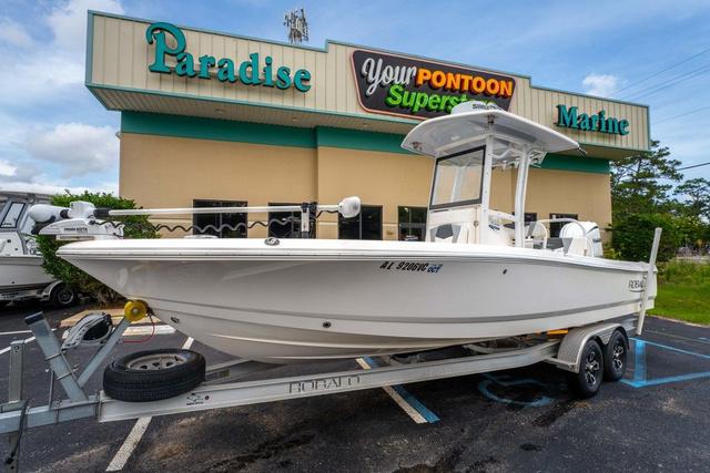 2022 Robalo 246 Cayman