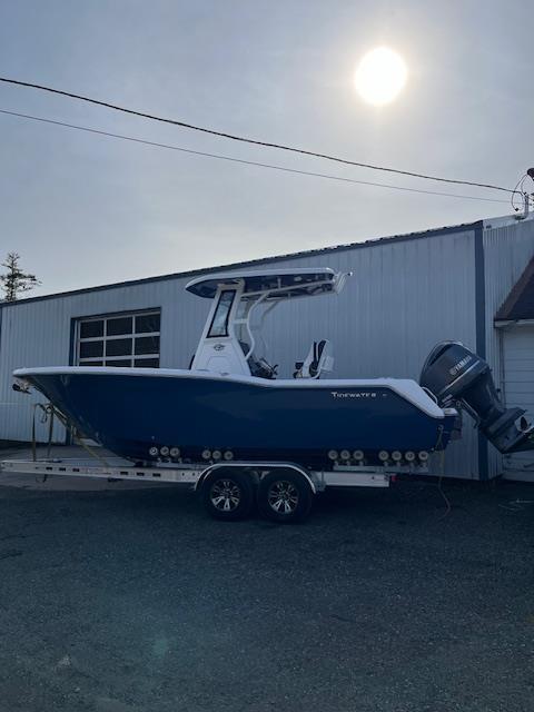 Tidewater 232 CC Adventure