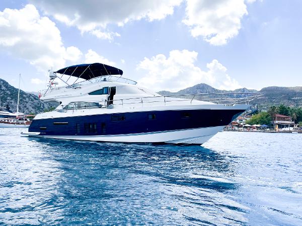 2013 Fairline Squadron 65