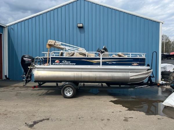 2023 Sun Tracker Bass Buggy 18 DLX