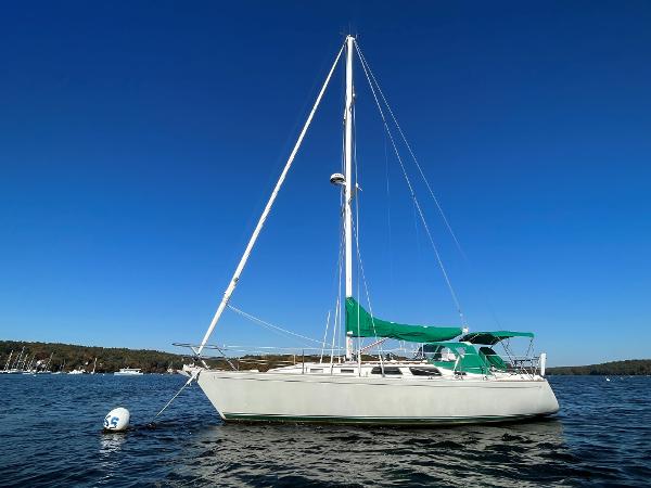 Sabre 34 Targa 1989 Sabre 34 Targa -Dragonfly on mooring