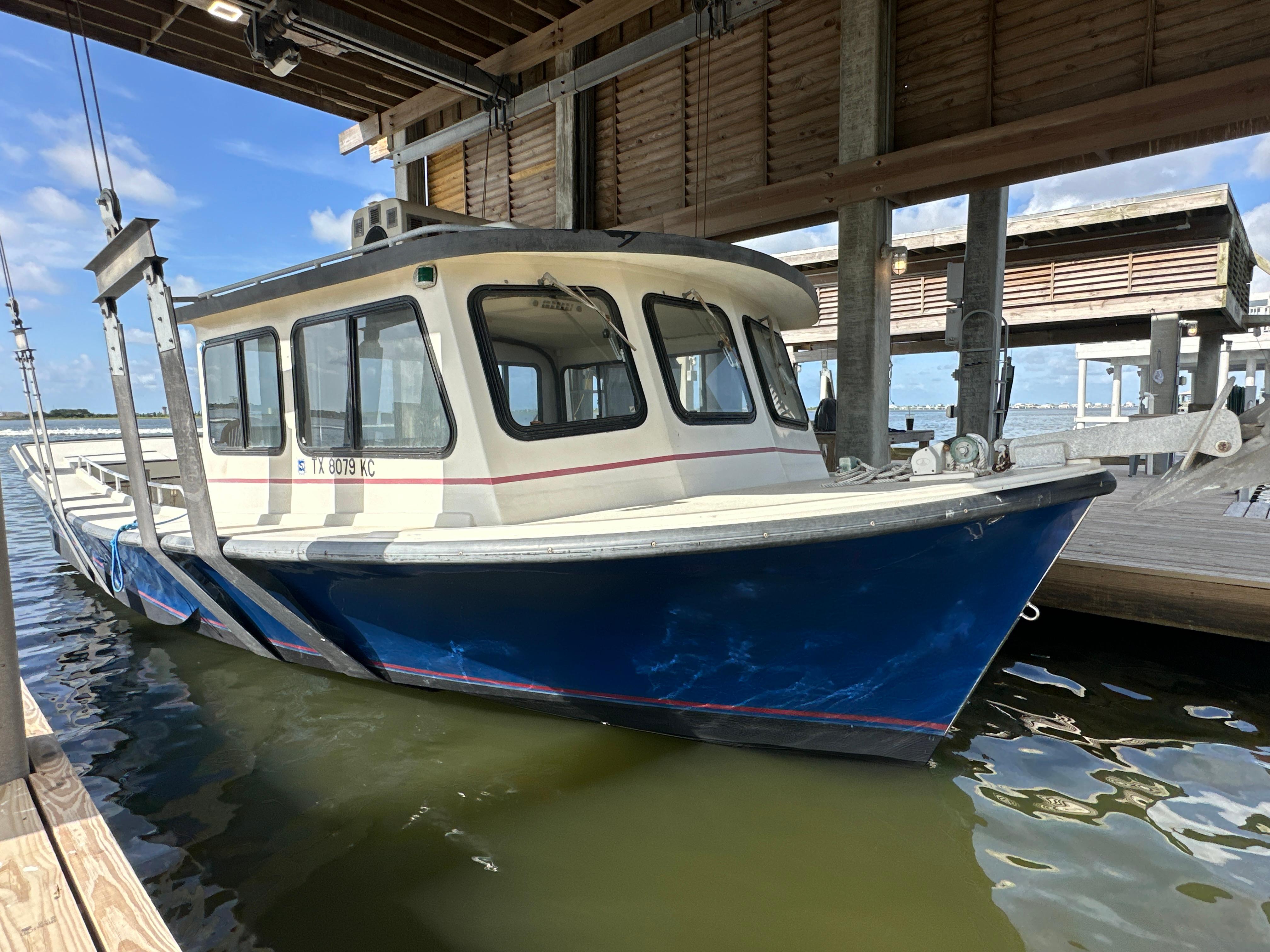 2004 Custom Jefferson Fiberglass - 32 Laffite Skiff