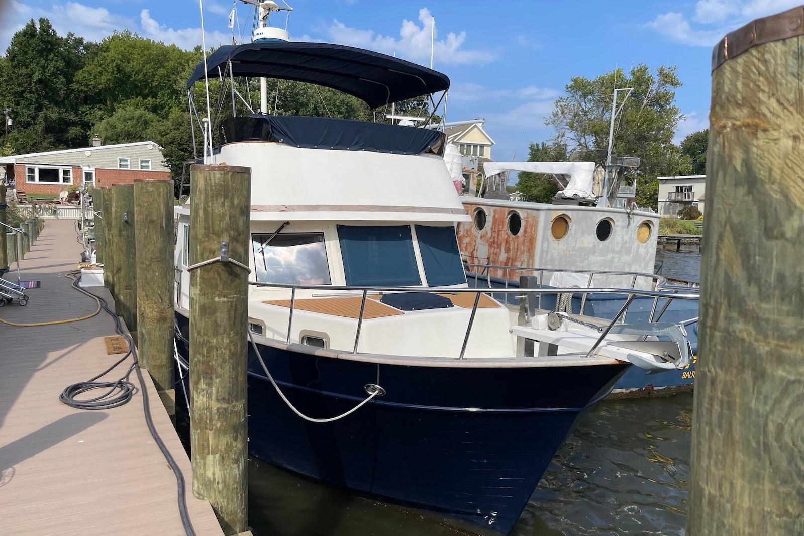 2005 Mariner 38 Orient