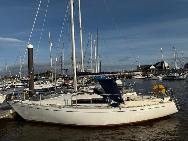 1979 Island Plastics Frigate 27