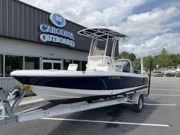 2022 Robalo 206 Cayman